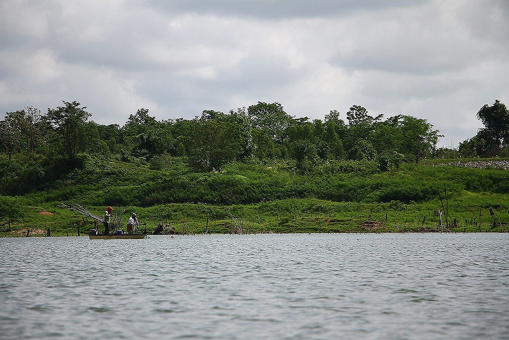                                                                โปรสำลี  ลงเรือกับน้าภพ บ้านไร่ ครับ
