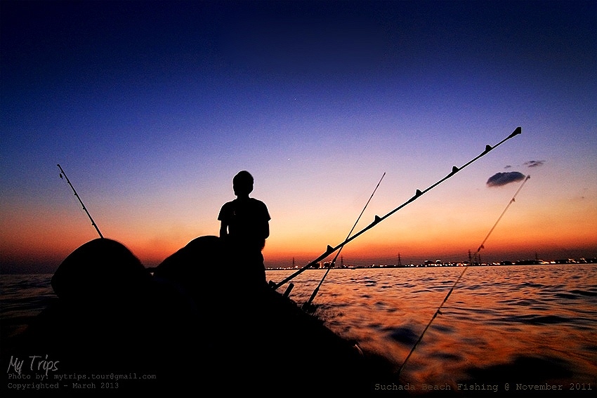 ภาพนี้ถูกบันทึกไว้ในขณะที่ออกรอบตกปลาที่หาดสุชาดา ออกเย็น กลับเช้า สุดท้ายคนอื่นได้ ผมแห้วเช่นเคย แต