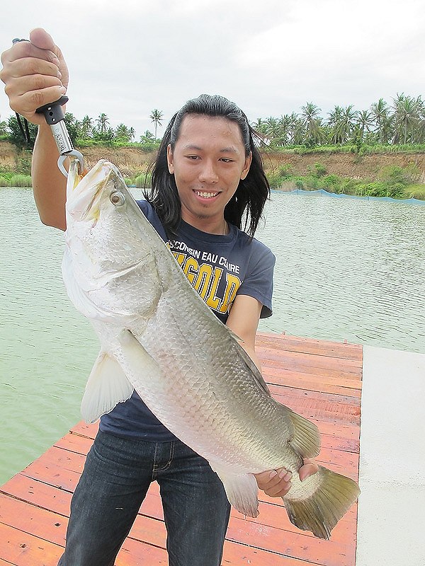 เก็บภาพมาฝากครับ GIANT FISHING PARK 2