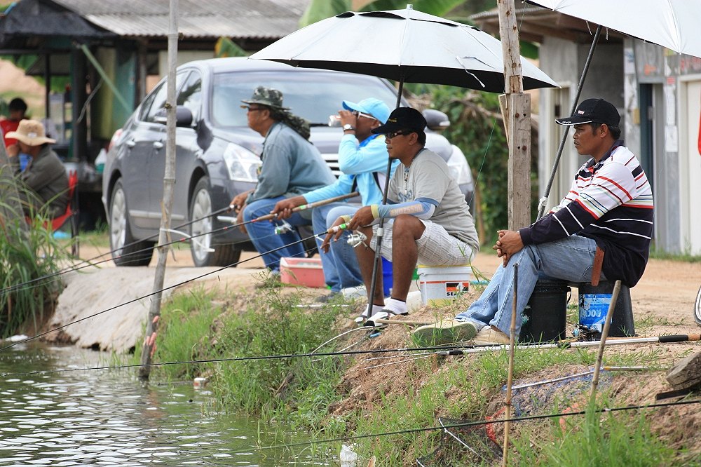 ตกไปจิบไป หุหุ รอฟลุกเอา  :laughing: :laughing: :laughing: