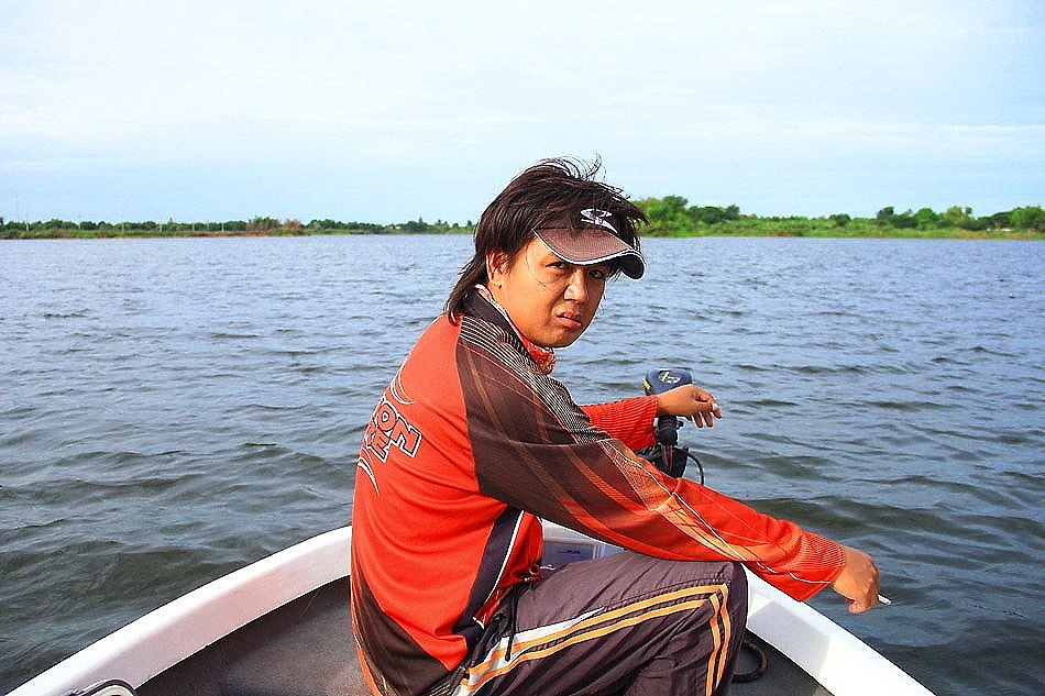  [b]** แต่ดูหน้าคนตกดิ.......ทำไมของตรูแม่มโดนแต่ตัวเล็กๆฟะ  เซ็งๆๆๆ[/b]  :laughing: :laughing: :lau