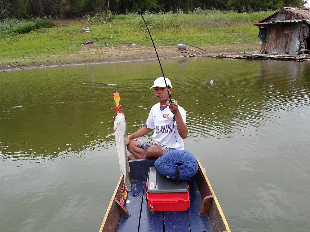 หัวเรือก็โดน :cool: :cool: :cool: