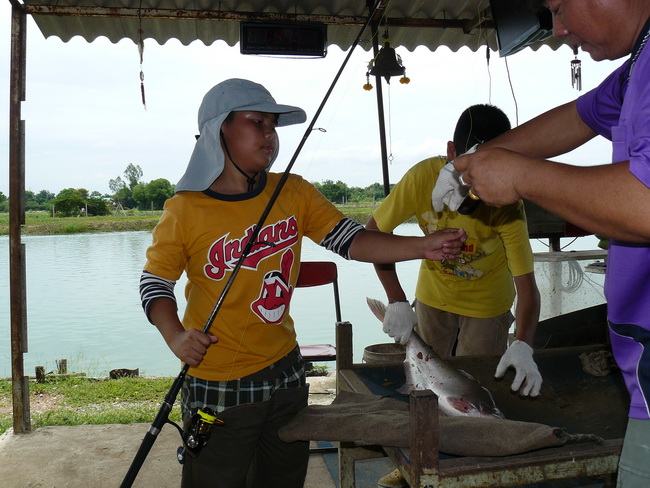 น้องปูน เอามาตัวนี้ติดปลาขันล่อเป้าไว้ก่อน :cool: :cool: :grin: :grin: