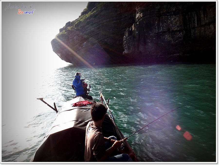  [b]ไม่ทันที่ผมได้ ปล่อย-เหยื่อ !!

โกอั๋น โดน...เป็นตัวที่ 3 ติดกันเลย

"หรอยจริงโกอั๋น  ให้ผม