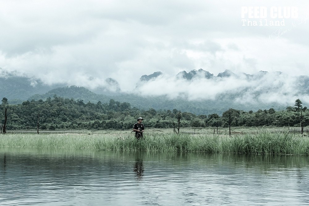            เสียงตะโกนทักทายจากบนเรือ  ดังออกไปไกลถึงชายฝั่ง...  นักตกปลาผู้ร่วมอุดมการณ์เดียวกัน  กำ