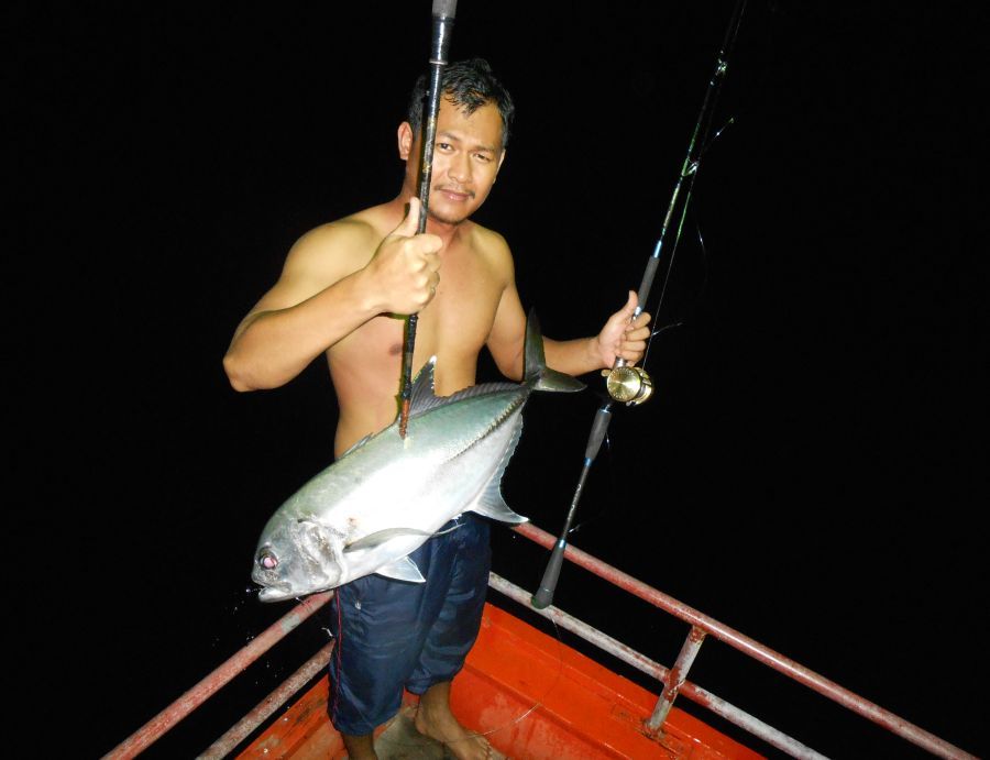 เป็นกระมงตาแดงครับตัวนี้......
 :grin: :grin: :grin: