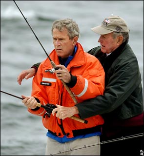 เท่าที่ติดตามข่าวสารต่างประเทศมา.....  ท่านผู้นำประเทศ ที่ชื่นชอบกีฬาตกปลา  ก็มี  คู่พ่อลูก ปธน บุช 