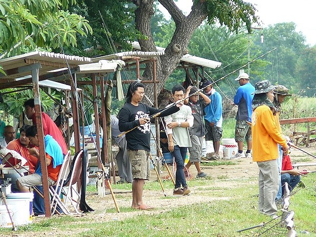  :cheer: :cheer: :cheer: :cheer: :cheer: ด้านท้ายบ่อ ทีมงานพี่เปี่ยม แก่งคอย, น้องกล สวนดอก, น้องบอย