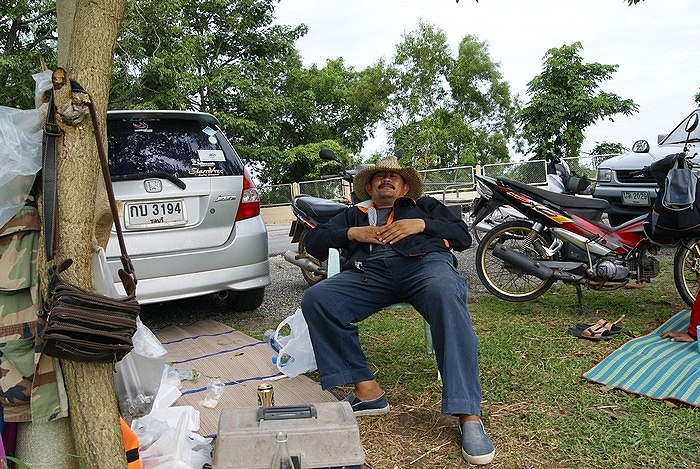 นี่น้าบุญเลิศ แชมป์ปลาเกล็ดครั้งที่แล้ว(ครั้งนี้อ่อยให้น้องๆก่อน...555...)
 :love: :love: :love: :l