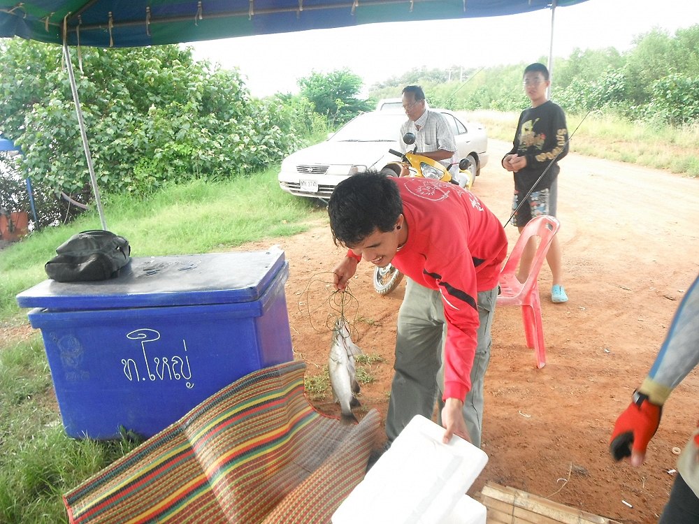 [q][i]อ้างถึง: ohmta posted: 05-08-2556, 22:09:09[/i]

รู้ทำเล แล้วรอบหน้าเจอเก๋าแน่ ครั้งแรกเหมือ