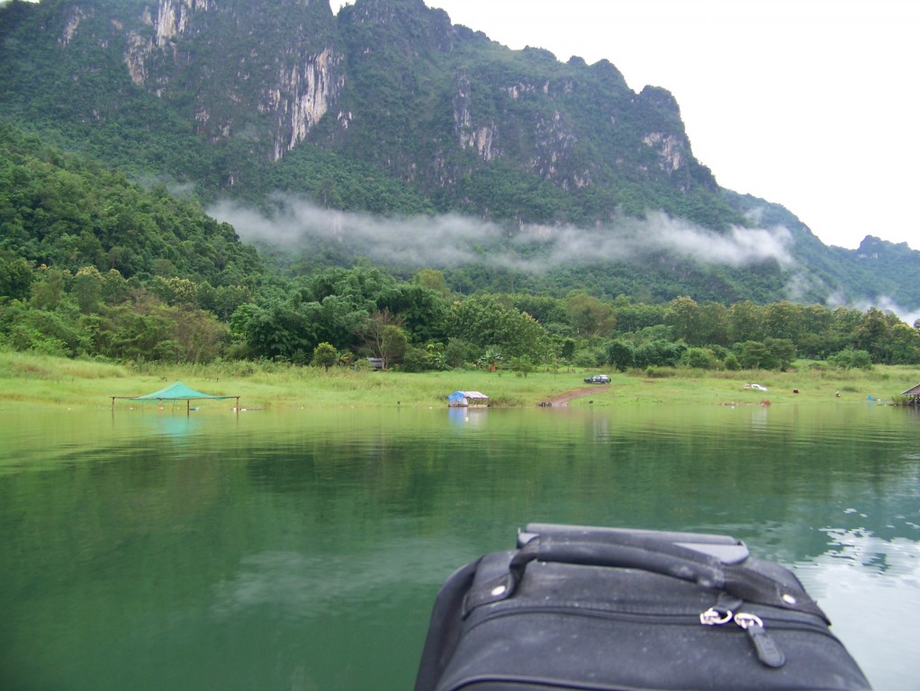 ขออณุญาติ ลาน้าๆ ด้วยภาพบรรยากาศตอนนั้งเรือกลับขึ้นฝั่งแล้วกันนะคับ 
 [b]ต้องขอโทษ น้าๆด้วยนะคับ ที