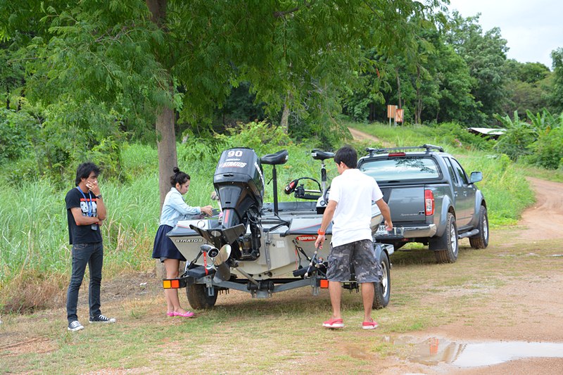 เอาเรือ..ขึ้นเทรนเลอร์  เรียบร้อย  ครับผม !!!    :cool: :cool: :cool:

 :cheer: :cheer: :cheer: :c