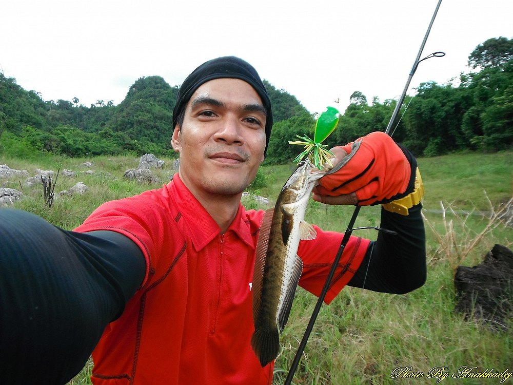 หุบไหนน้้ำน้อยก็ลงเรือเดินเข้าไปเรื่อยๆครับตบเด็กกลับมาถ่ายรูปไว้เป็นที่ระลึก :grin:

ความตั้งใจที