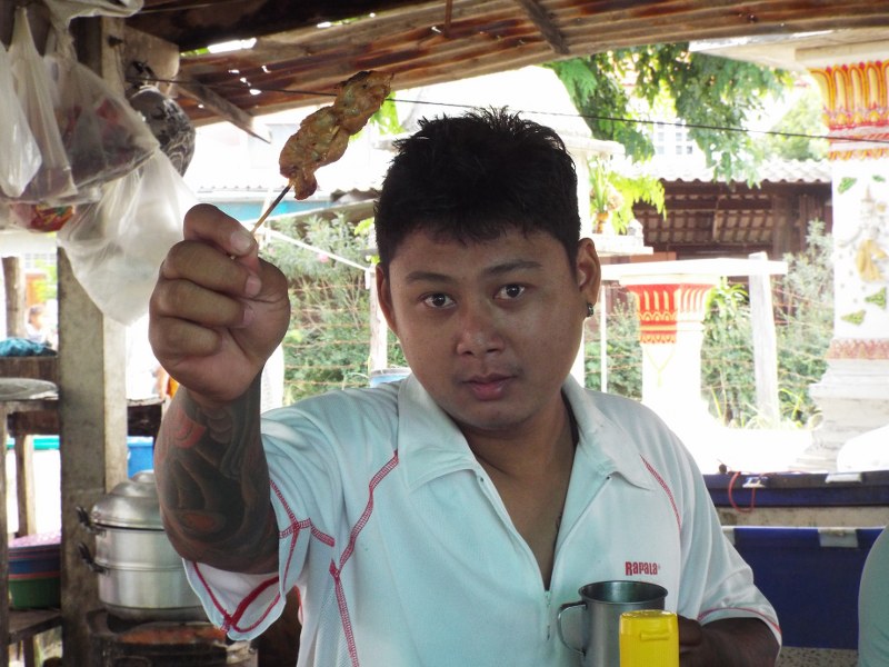 น้าก๊อปรอข้าวไม่ไหวจัดหมูย่างก่อนเลย
 :umh: :umh: :umh:
