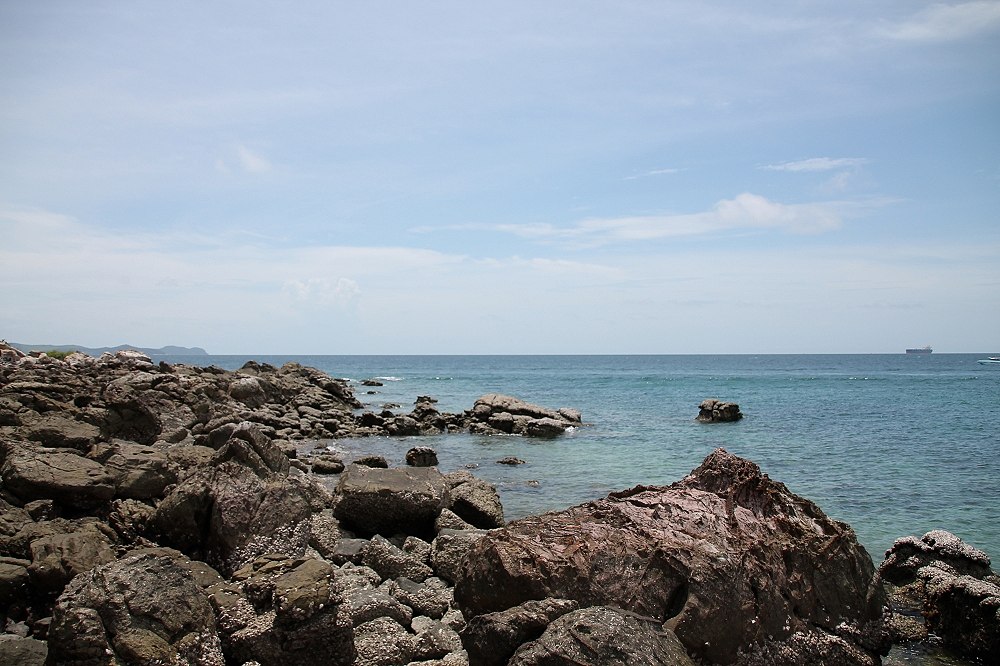 มองไปทางด้านนนอก  :love: :love: :love: :love: