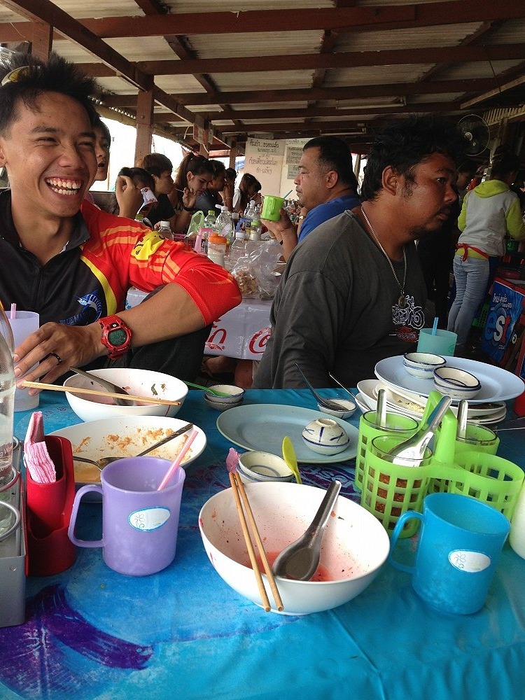 กินเสดละไปตกต่อมีเวลาแค่ถึงบ่ายโมงเองนะ :grin: