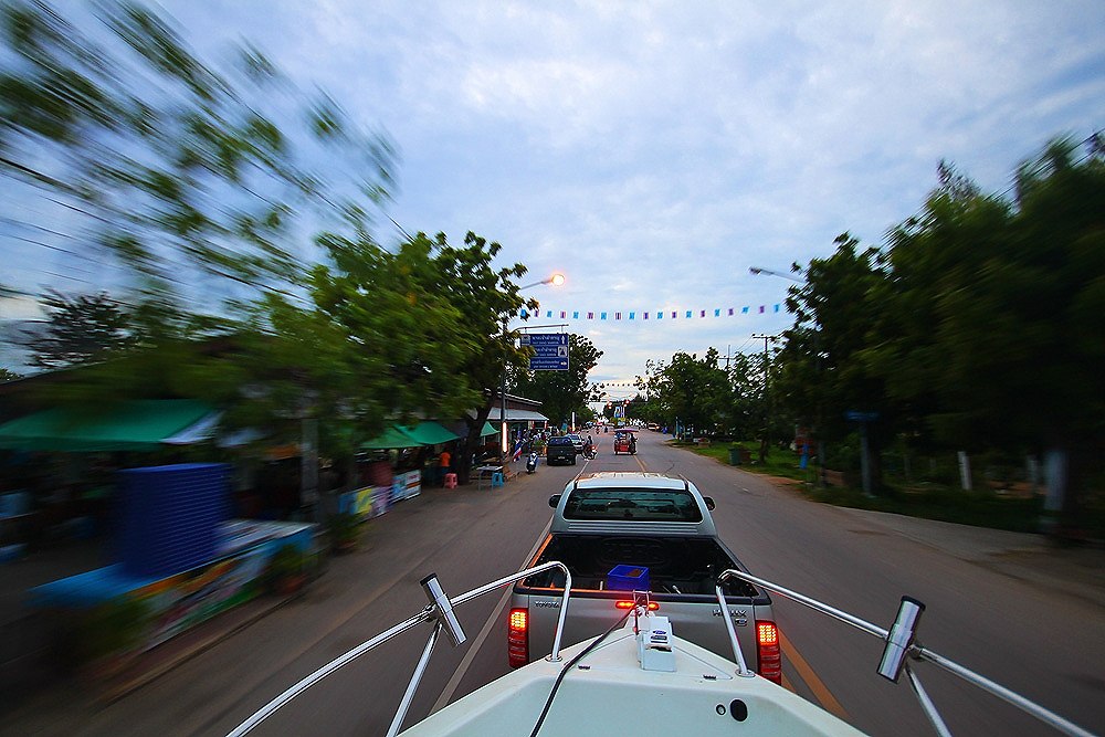 ตีสี่กว่าๆลากเรือออกจากบ้านที่ปราณบุรี.....
ประมาณหกโมงก็เข้าเขตหาดเจ้าสำราญ....