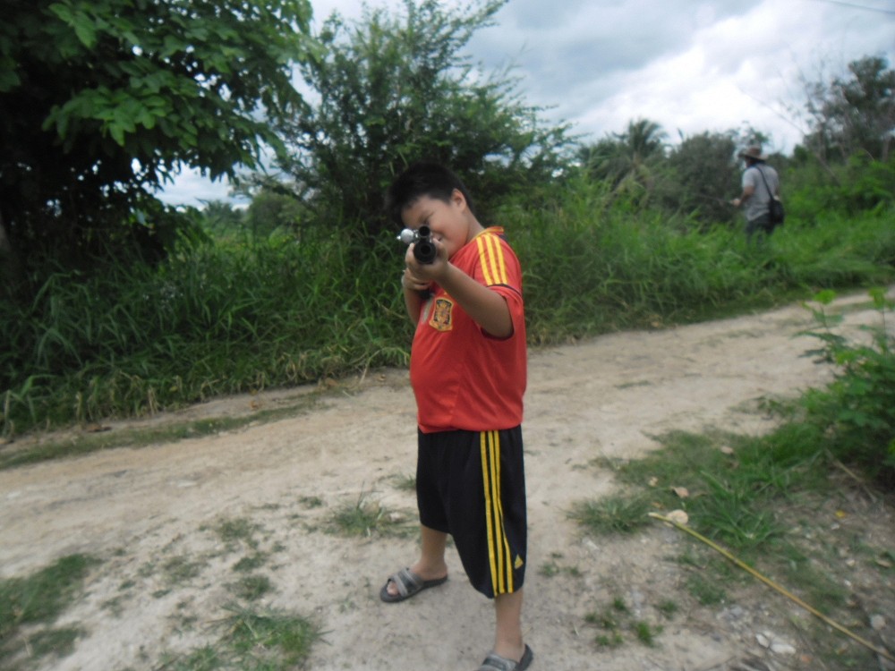 อรุณรุ่ง ของวันใหม่ ออกลาดตระเวน รอบๆหมู่บ้านมั่งดีกว่า :laughing: :laughing: :laughing: :laughing: 