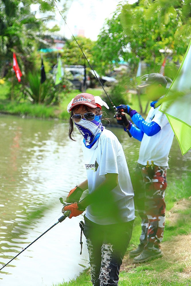++จ๊ะเอ๋....มาทำไรแถวนี้ป้า..เงียบเชียว :laughing: :laughing: :laughing:
