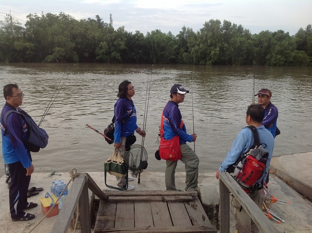  เรือหมดวินรอกลับมารับอีกรอบ สงสัยนึกถึงประตูวังกันสุดๆๆ ใช้เวลาเดินทาง 10 นาทีถึงแน่นอน