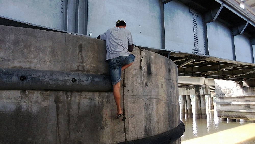 คนนี้เล่นมือถลอกเลย