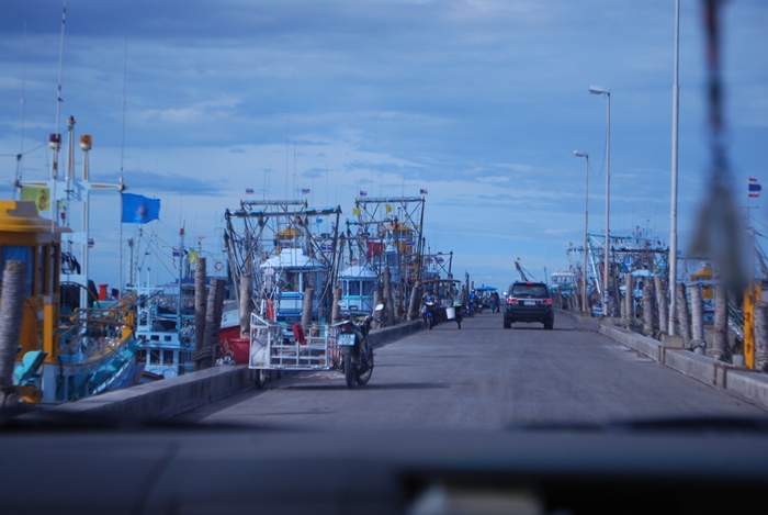 ไปต่อดีกว่า ถึงแล้วครับท่าเรือ
 :cheer: :cheer: :cheer: :cheer: