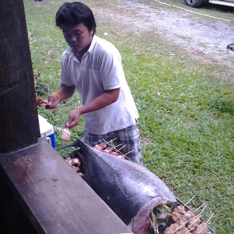 ก่อนงานเลี้ยงกินกันขนาดนี้ :grin: :grin: :grin: :grin: