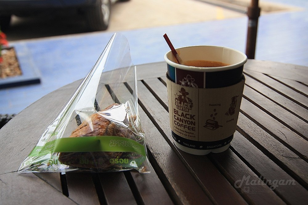 เช้าๆแถวพระราม 2
กาแฟสักหน่อยก่อน  ง่วงจริงๆ  :sleeping: