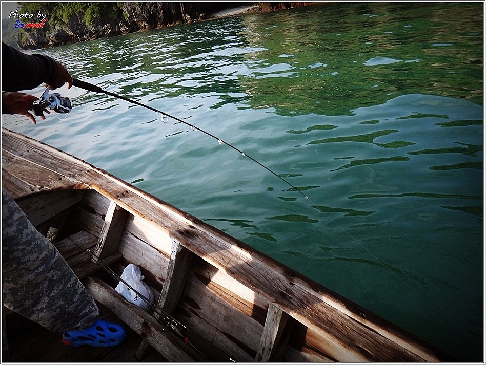  [b]นาทีต่อมา

ตัวปลายสายหันหัว เบนทิศ เข้าไปท้ายเรือ ไต๋บิลยกหาง ชุลมุล-วุ่นวาย[/b] :grin: :grin: