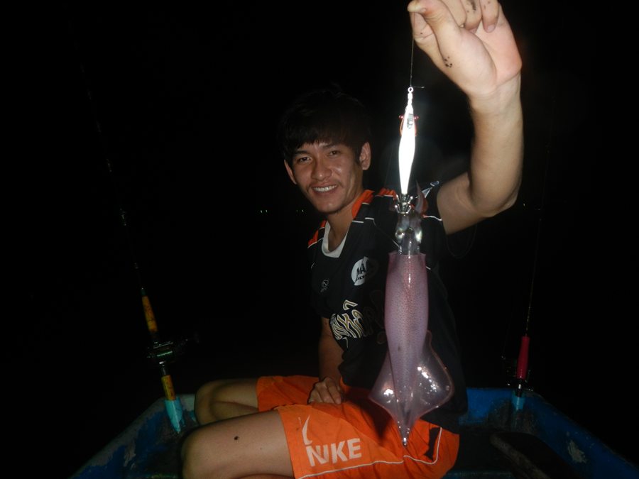 มากันไม่ขาดสายครับ.