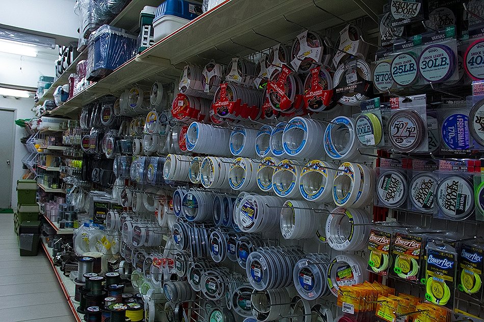 ถึงแระครับ Tackle shop เด๋วเรามาดูกันว่าร้านตกปลาบ้านเค้ามีอะไรขายมั่ง