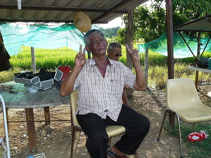 ปู่ยืน สู้เว้ย :laughing: :laughing: :love: :love: :love: :love: :love: