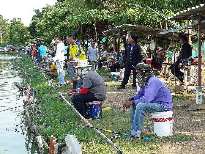 ด้านท้ายบ่อหนาตาเชียว :ohh: :ohh: