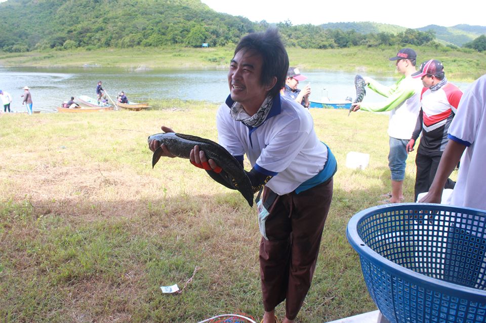 มีนักกีฬานำปลามาชั่งกันแล้ว