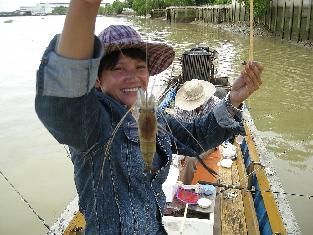 รู้สึกดีใจ ไม่เคยรู้สึกอย่างนี้มาก่อน ตื่นเต้นอ่ะ  :smile: :smile: :grin: