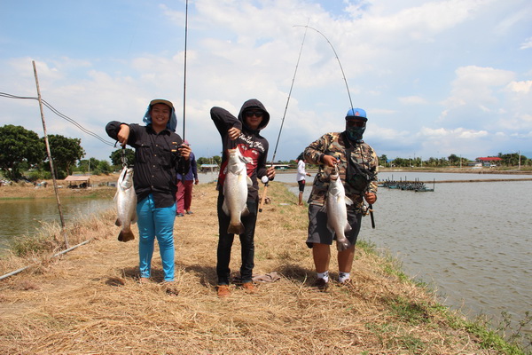 สามหนุ่ม สามมุม = หกลูก
 :laughing: :laughing: :laughing: :laughing: