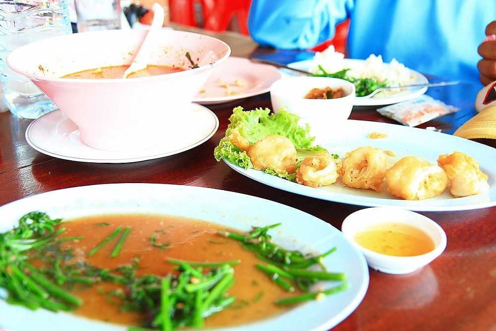 ++ร้านชายหาด....รสชาดมาตรฐาน :umh: :laughing: :laughing: :laughing: