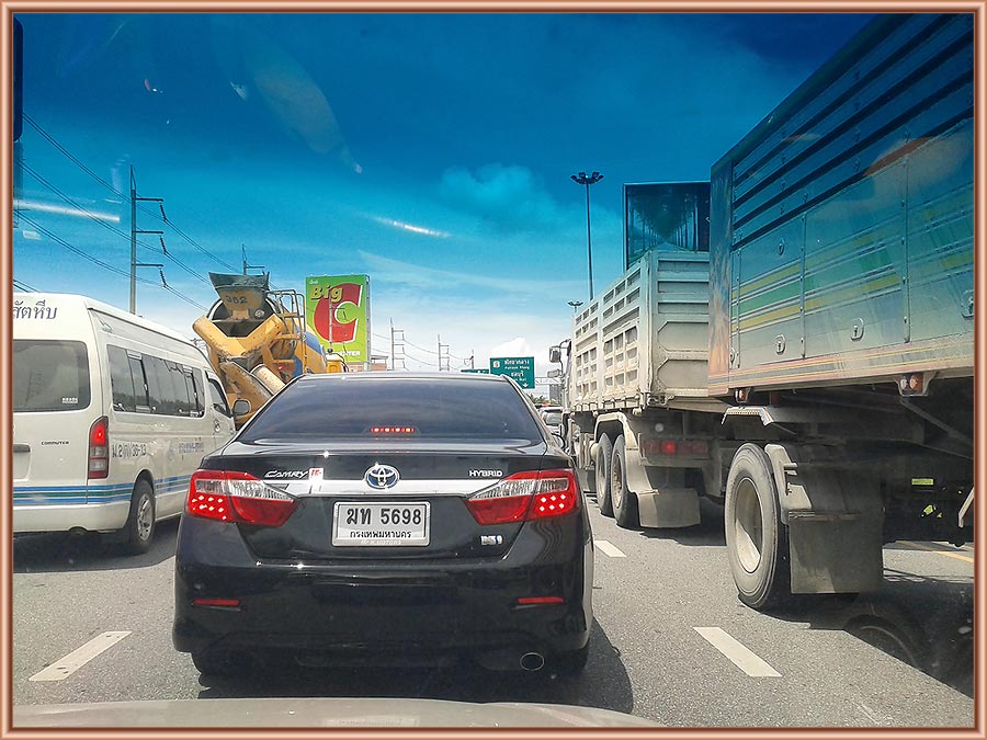 [center]
[q][b]

หลังจากเคลียร์ธุระต่างๆ เสร็จเรียบร้อย 

ก็ออกเดินทางจาก สัตหีบ มุ่งหน้าไป เขื