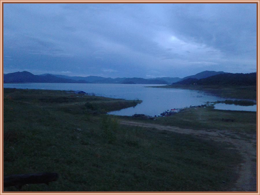 [center]
[q][b]

บริเวณที่ปล่อยตัวนักกีฬา และที่จอดเรือครับ
 :cool:
 :cool:
 :cool:
 :cool:
