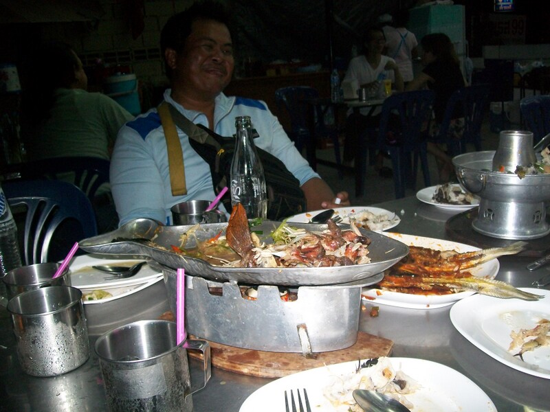 อิ่มและอร่อยครับ  :umh: :laughing: