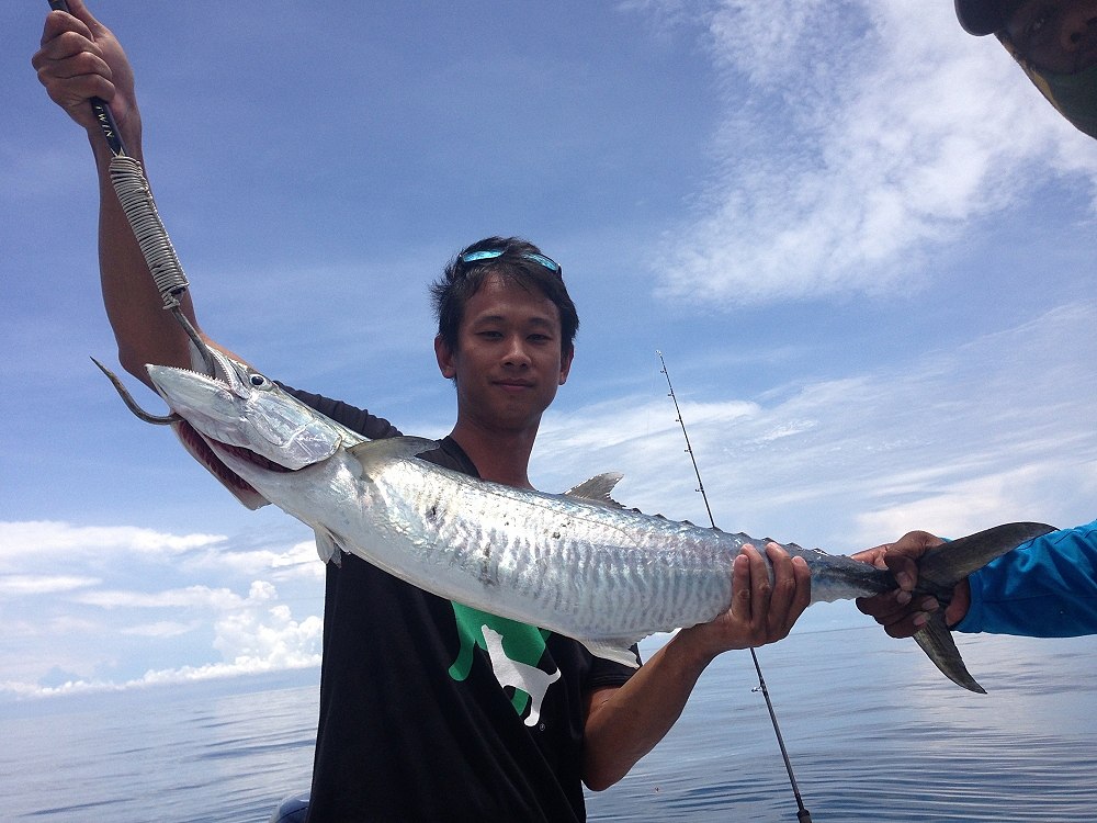 สายลอยครับตัวนี้ นอกใจ jig แปปนึง จัดได้ทุกแบบตามสั่ง
จะลอยอินทรี หรือจะจิ๊ก