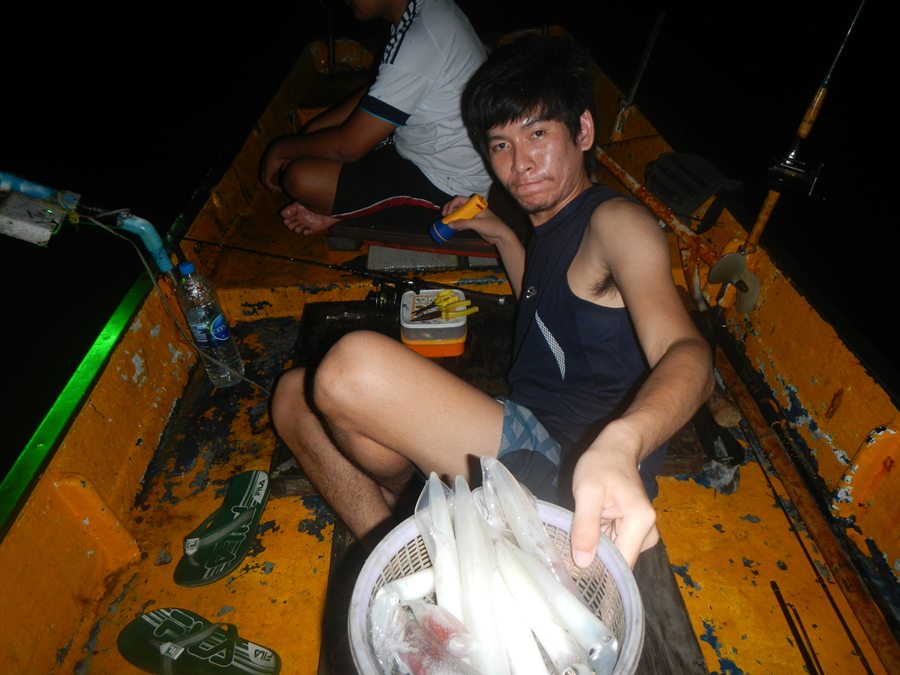 น้ำสองกะดองทำให้หมึกตายเพียบเลยครับต้องแยกออกไม่งั้นยกคอก