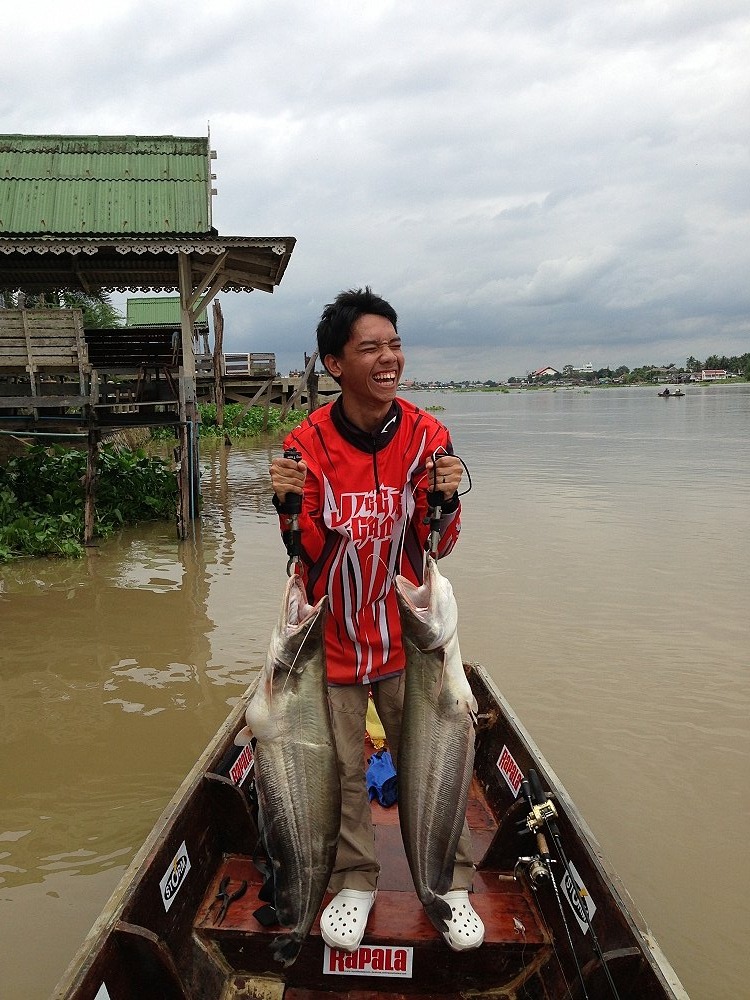 ถึงขั้นกับยกไม่ไหวเลย :laughing: