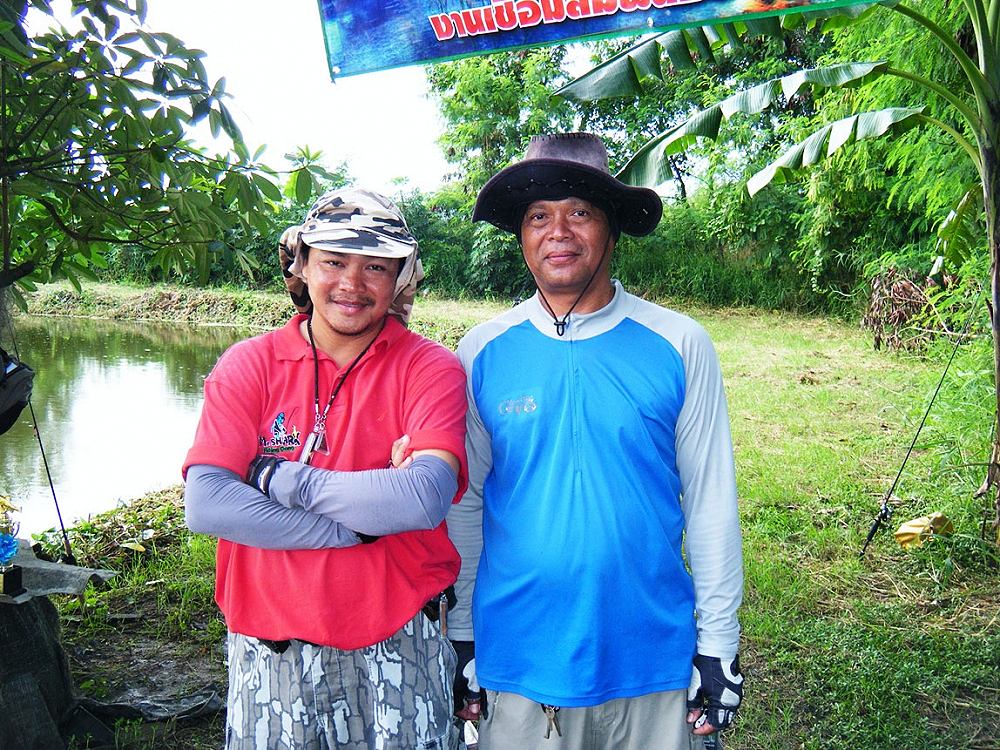  :smile:

พี่แดง D.M.G.  กับ  นายศรีบูรพา  :cheer: :cheer: :cheer: :cheer: :cheer: