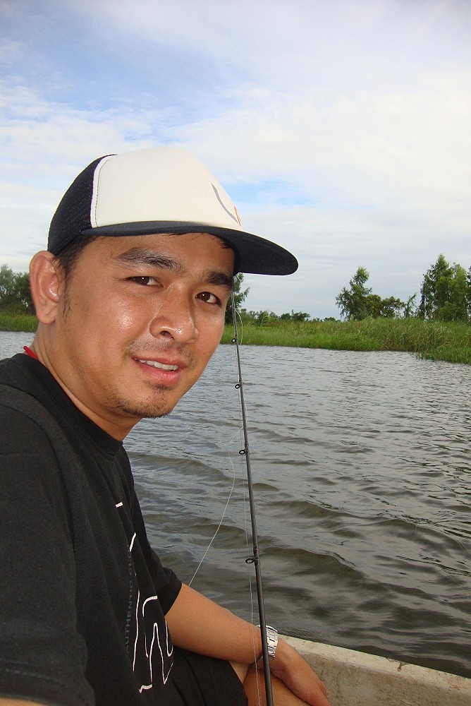 สงสัยจะนั่งเรือเล่นล่ะมั้งเรา..+++ :laughing: :laughing: :cheer: :cheer: :cheer: :cheer: :cheer: :ch
