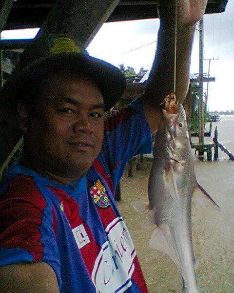 ขอหล่ออีกรูปครับ...555...
 :cheer: :cheer: :cheer: :cheer: :cheer: