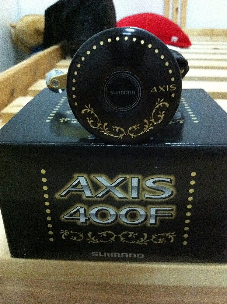 AXIS 400F ตัวนี้น่าจะเป็นรอกสำหรับจิ๊ก แต่ตัวก็ขนาดเท่ากันกับตัวอื่น ๆ 