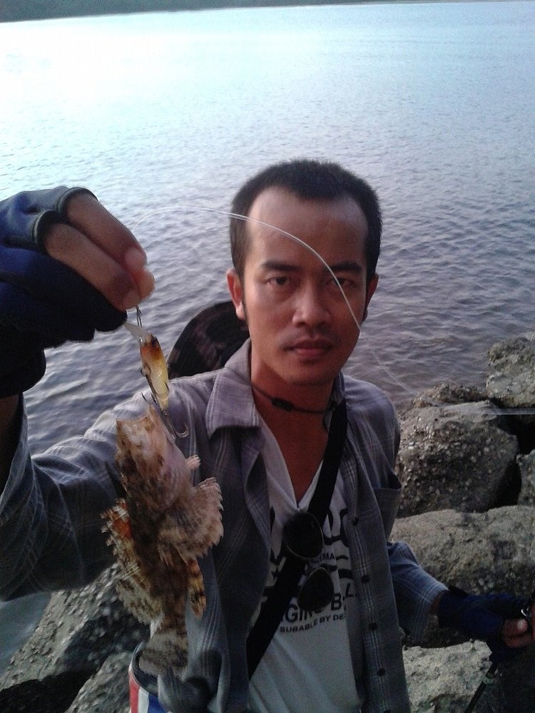 หล่อๆมั่ง..จะได้รู้ว่าใครมาถล่มหมายนี้.. :laughing: :laughing: :laughing: :laughing: