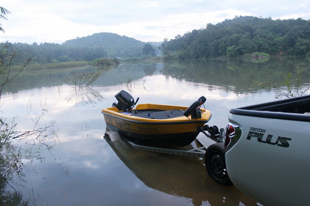 ช่วงนี้น้ำในอ่างเต็มเอาเรือลงไม่ลำบากเท่าไหร่   :grin: