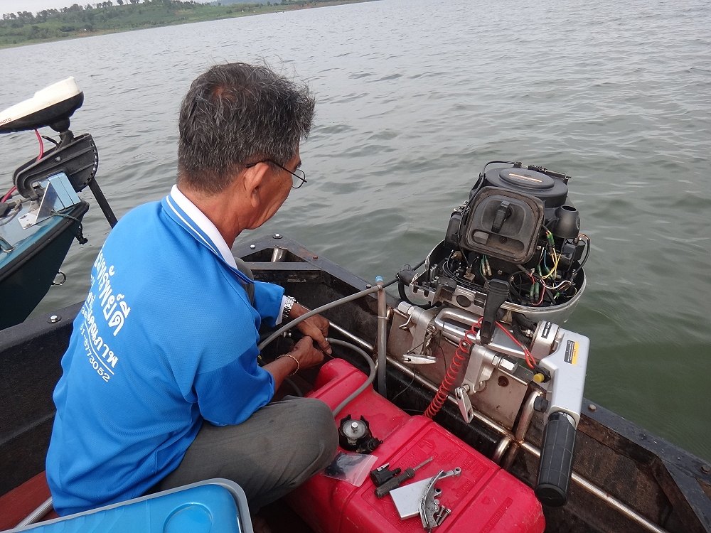 เรือผมแจ๊คน้ำมันรั่ว เดือดร้อนน้ามานะอีกแล้ว :laughing: